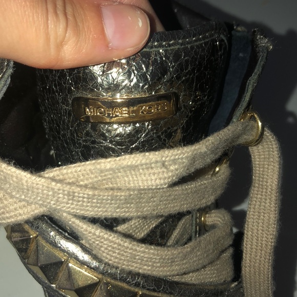 Michael Kors Hightop Gold Sneaker - Picture 3 of 6